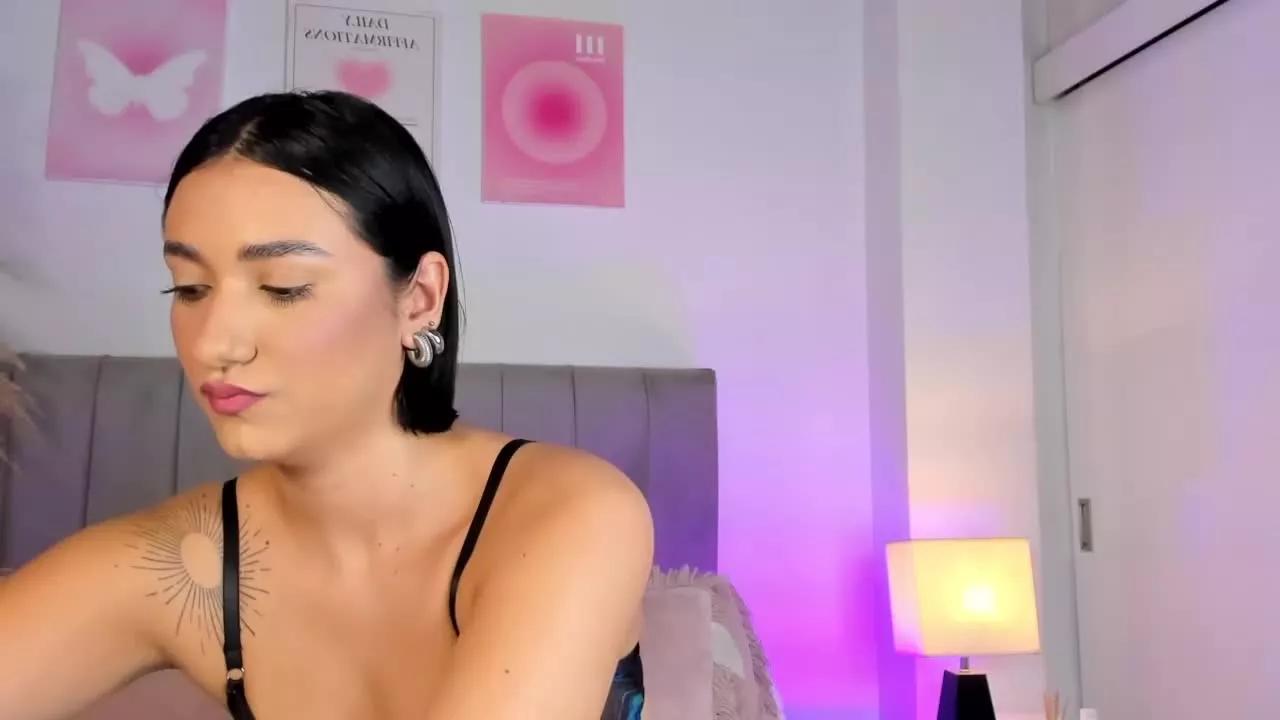 ManuelaHall on Streamray 