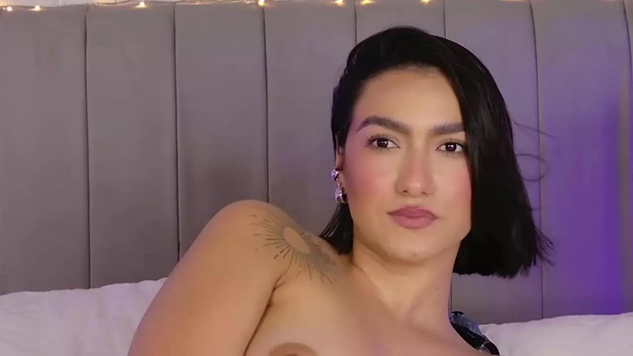 ManuelaHall on Streamray 