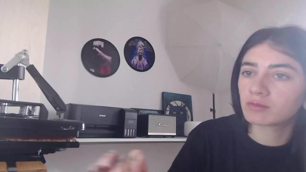 Maria_Moon on Streamray 