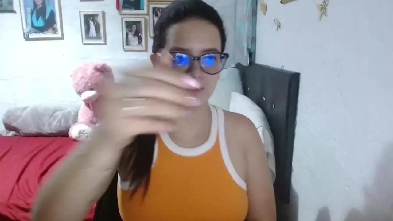 MiaSaing on Streamray 