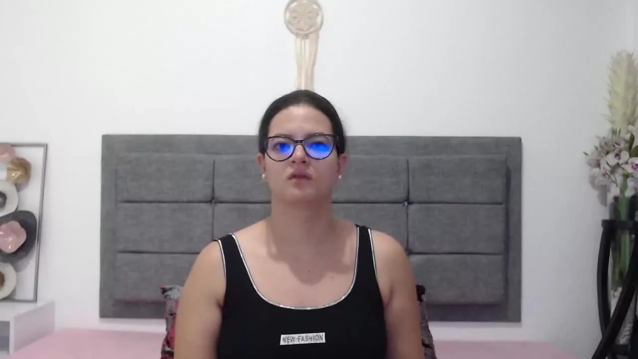 MiaSaing on Streamray 