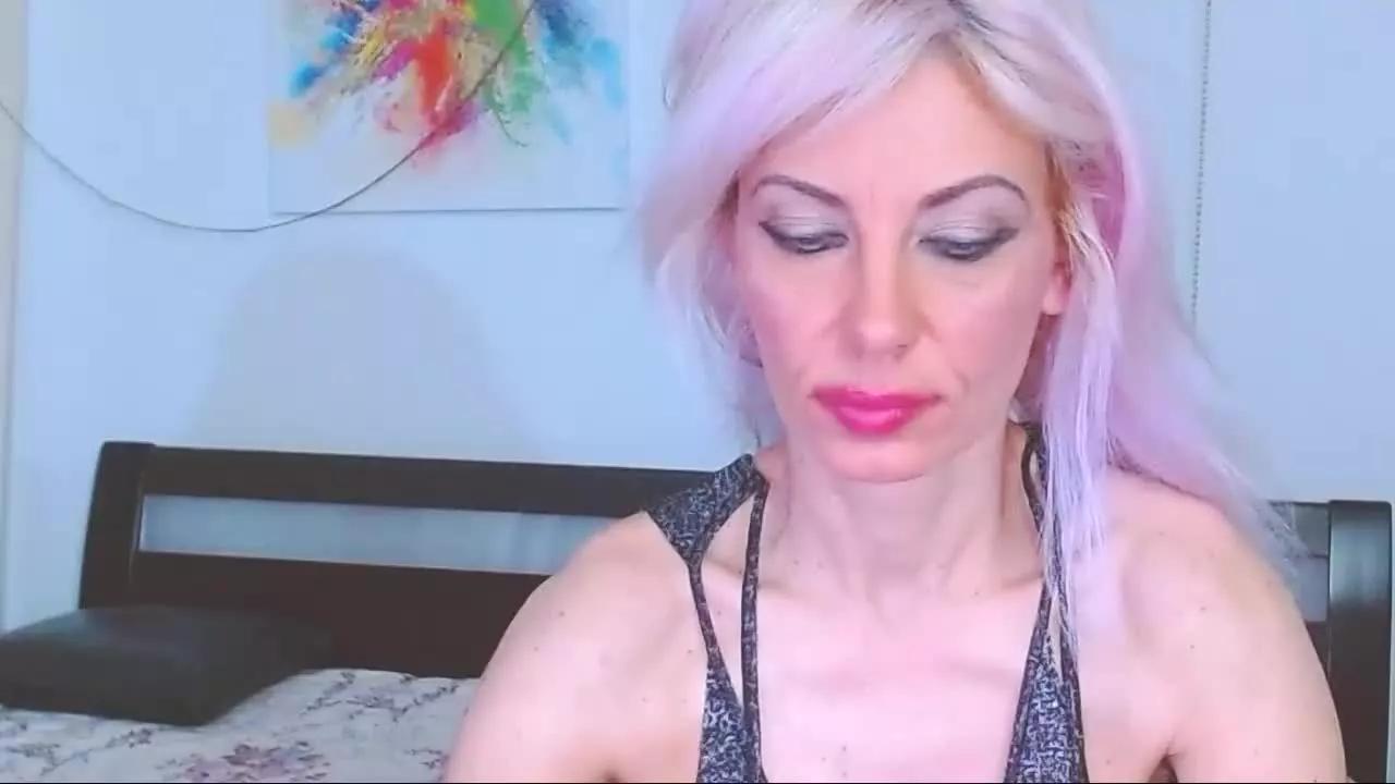 MissLaraHoney on Streamray 