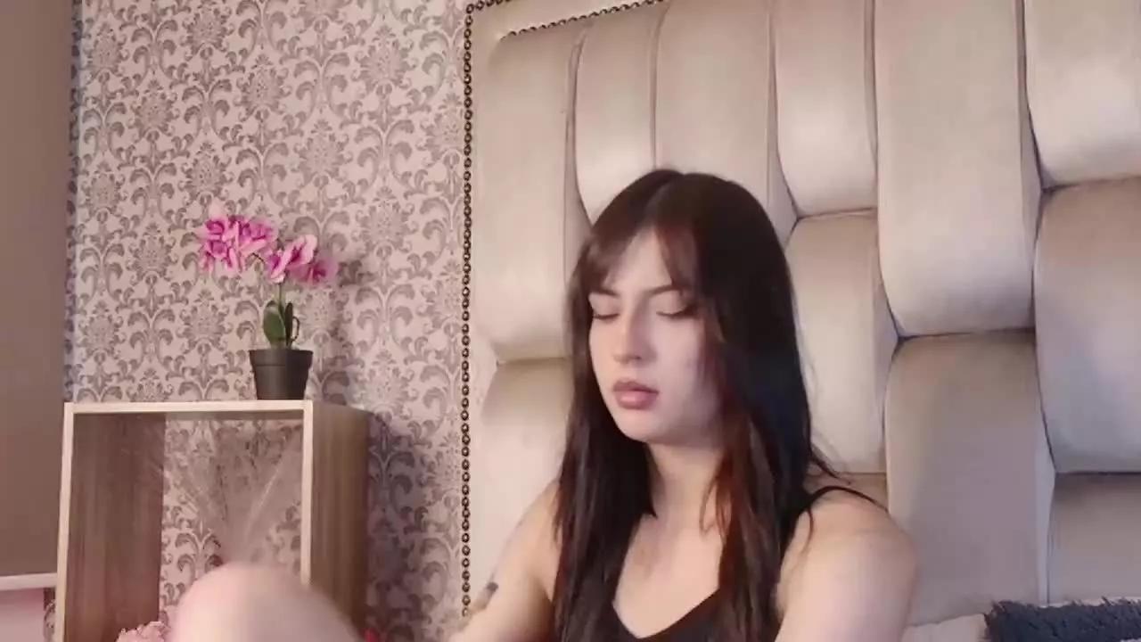 Naomi_Stone on Streamray 