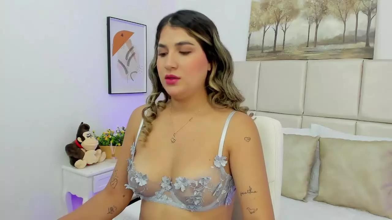 OliviaCollinss on Streamray 