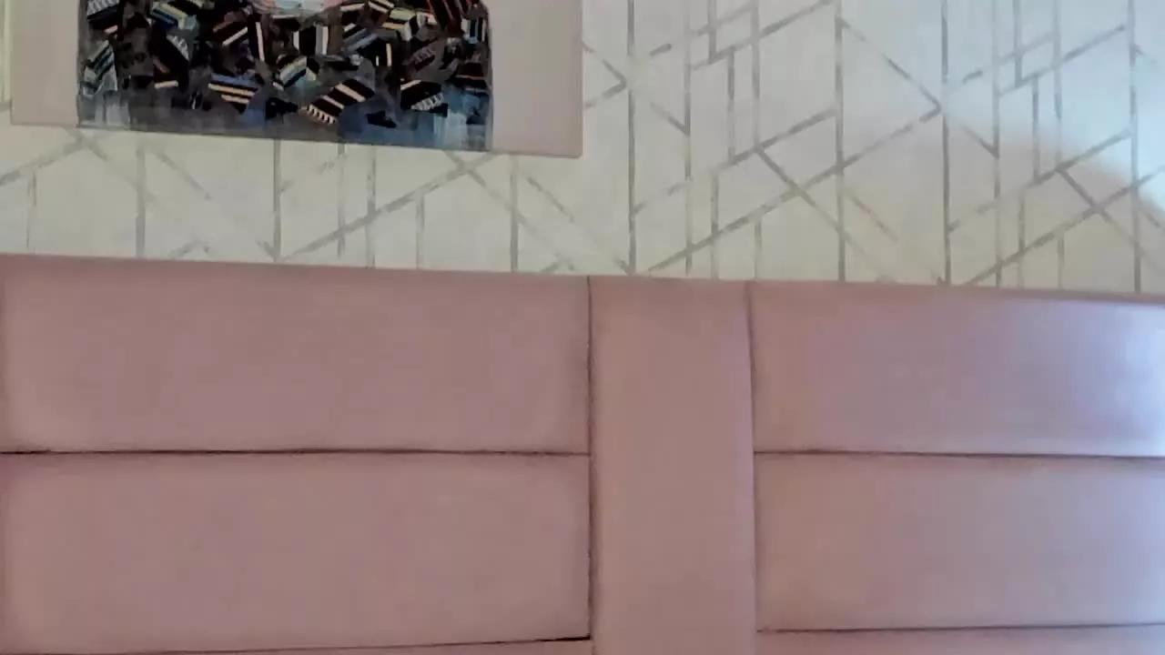 RoxyReign on Streamray 