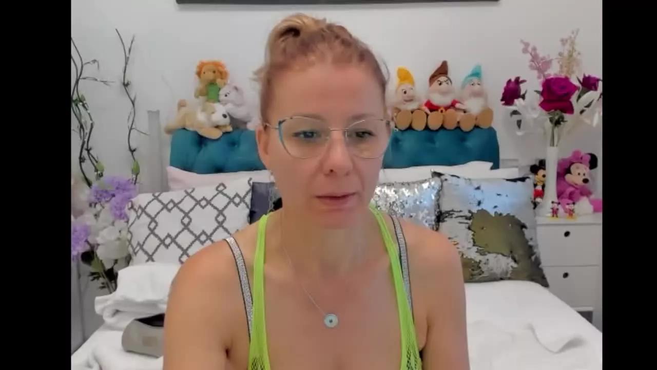 SalomeJade on Streamray 