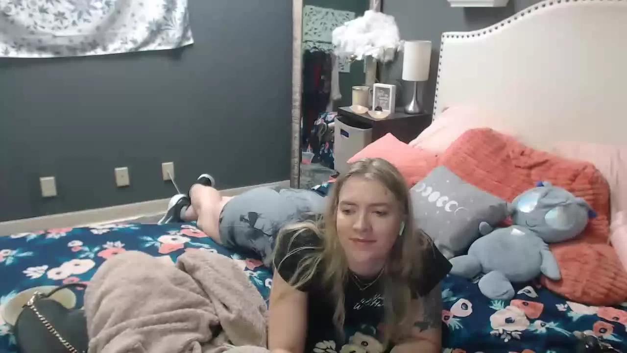SnowWhiteXo on Streamray 
