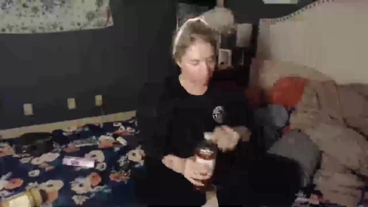 SnowWhiteXo on Streamray 