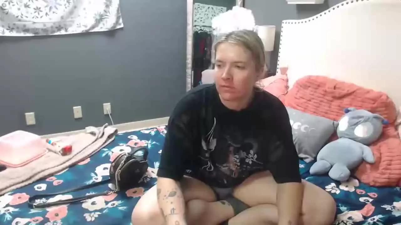 SnowWhiteXo on Streamray 