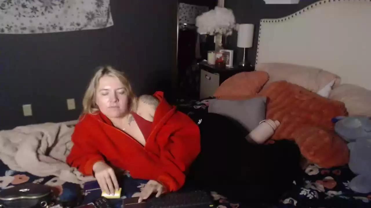 SnowWhiteXo on Streamray 