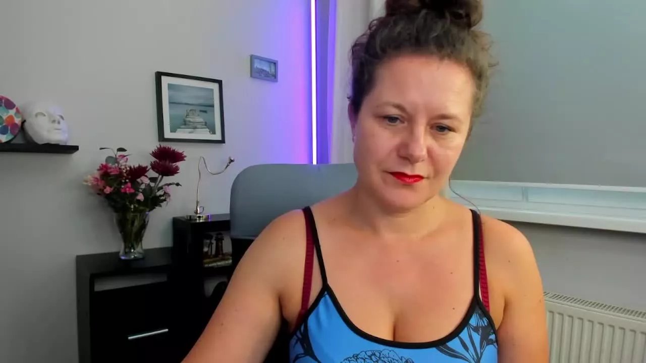 Offline TeaseOlivia on Streamray