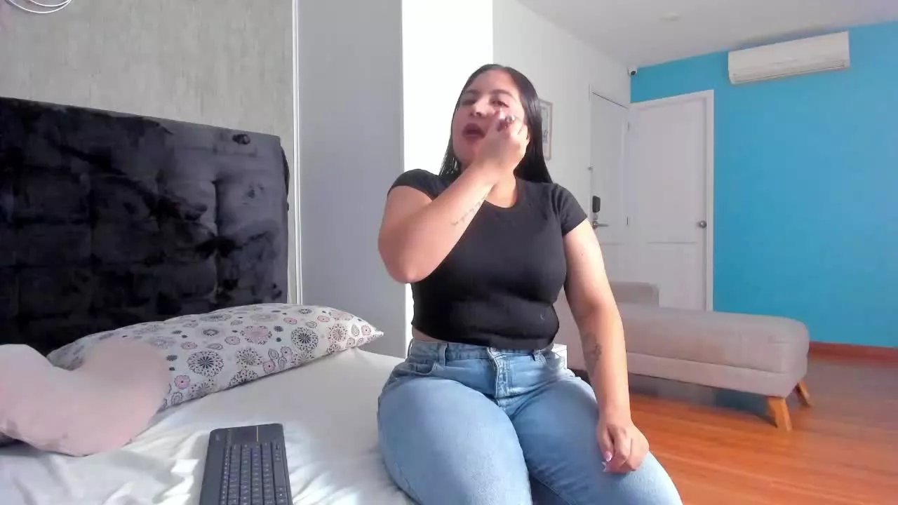 Offline VeraBlazze on Streamray