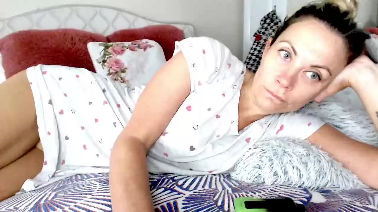 Offline Yes_Maam on Streamray