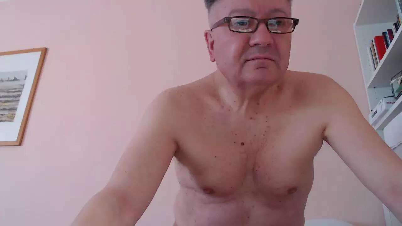 YOU6me on Streamray 