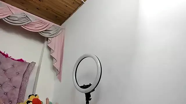 Freechat _Abby_white_ on StripChat