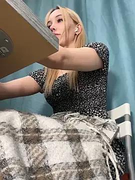 _HollyWay_ on StripChat 