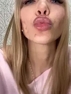 _HollyWay_ on StripChat 