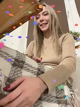 _HollyWay_ on StripChat 