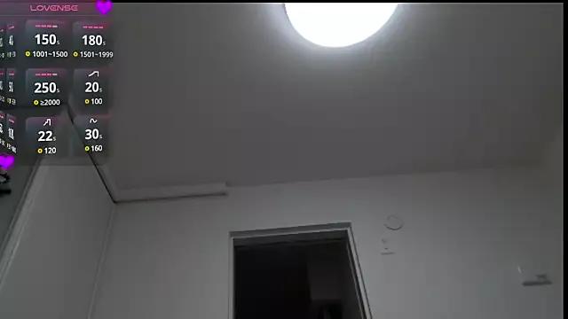 Freechat _YUNOo0_ on StripChat