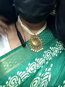 Aadhini99 on StripChat