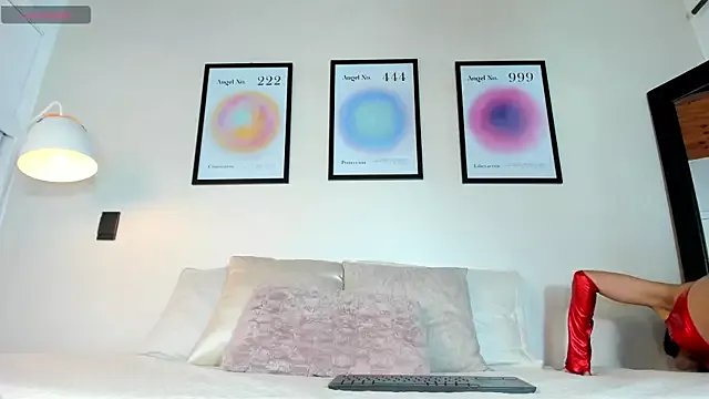 alanarouge on StripChat 