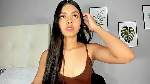 AlanieW on StripChat 