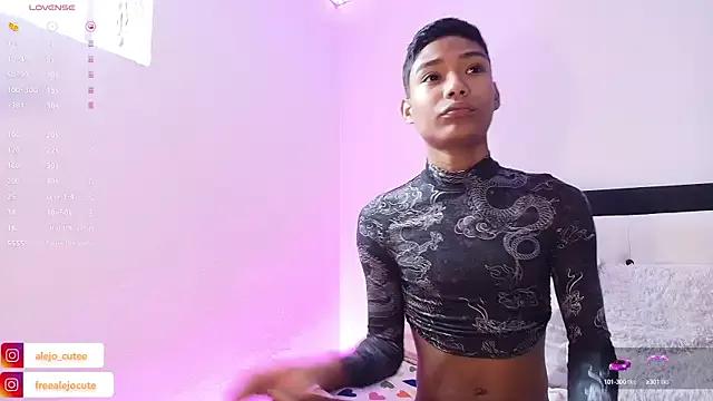 alejo_cute on StripChat 