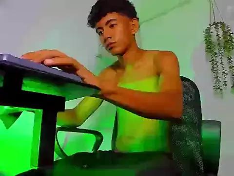 AlluringAngel01 on StripChat 