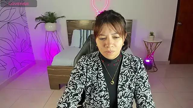 alma_fenix on StripChat 