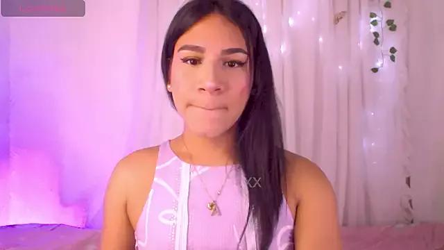 AndreaaFoxx on StripChat 