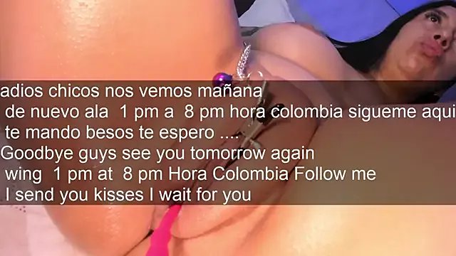 Freechat aniiee_x on StripChat