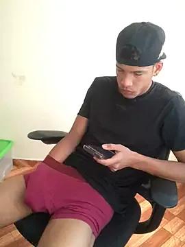 Aronbbc on StripChat 