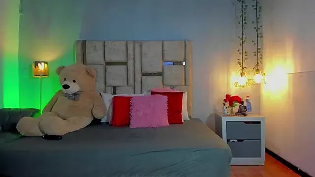 Freechat AshleyHill2 on StripChat