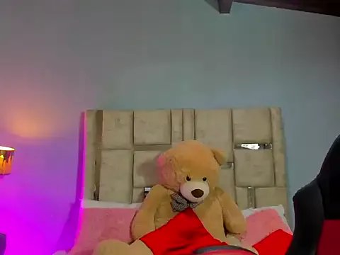 Freechat AshleyHill2 on StripChat