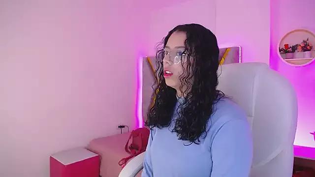 Aurora_Brownn on StripChat 