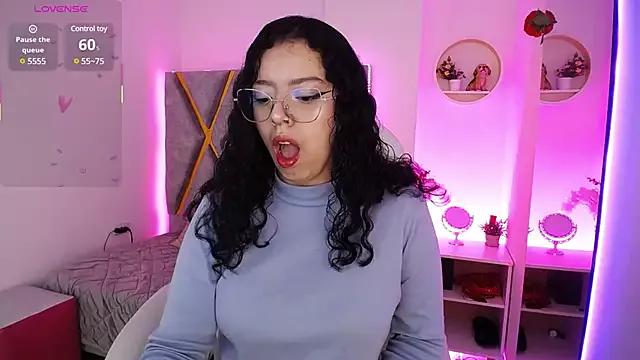 Aurora_Brownn on StripChat 