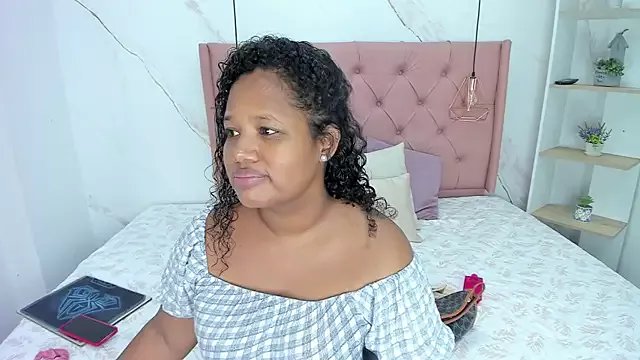 Freechat Belle_Brunette on StripChat