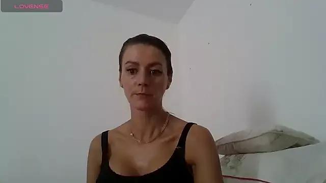 BritneyDivine on StripChat 