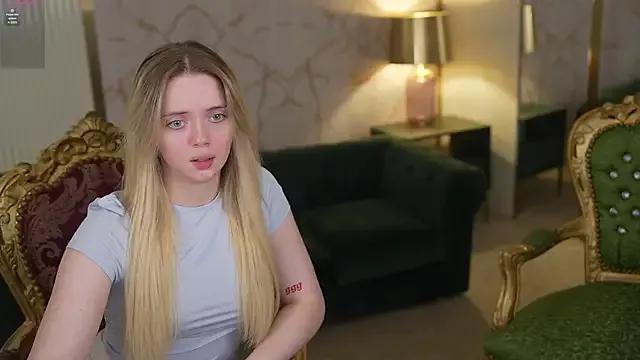 Cassy-Celestial_ on StripChat