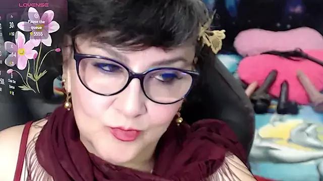 Freechat cataleya_mom on StripChat