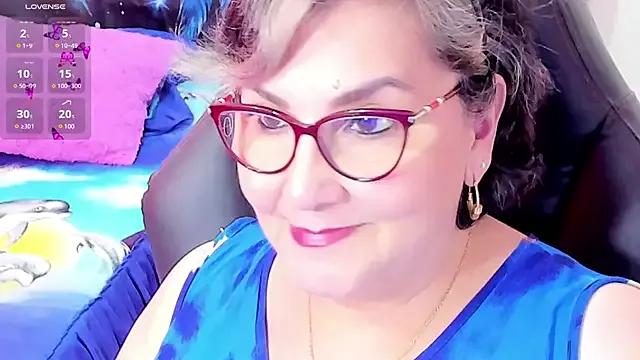 Freechat cataleya_mom on StripChat