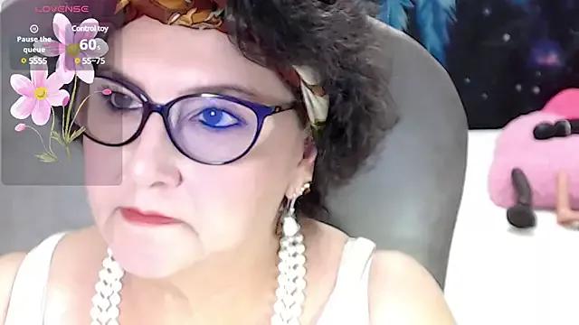 Freechat cataleya_mom on StripChat