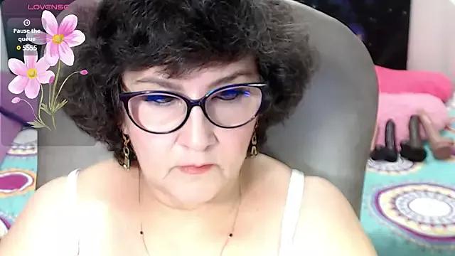 Freechat cataleya_mom on StripChat