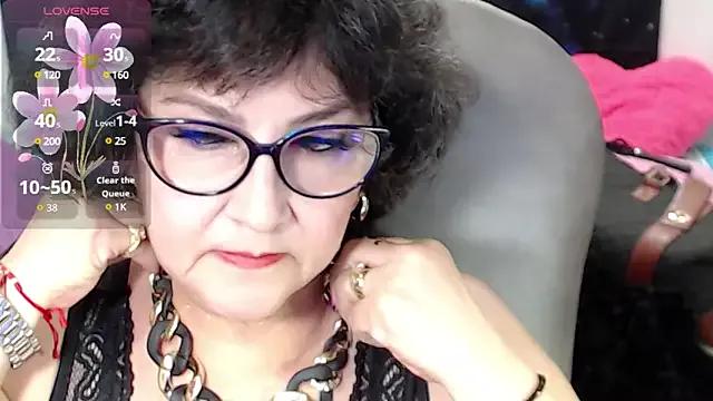 Freechat cataleya_mom on StripChat