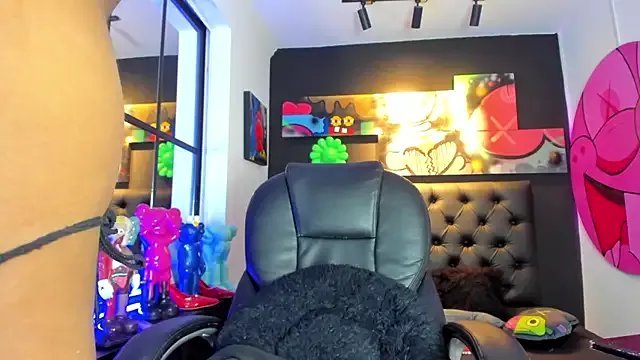 Freechat CHANELL_11INCHES on StripChat