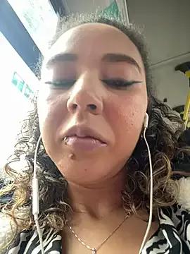 charlott_lens on StripChat 
