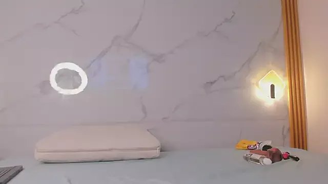 Freechat charlotte_colee on StripChat