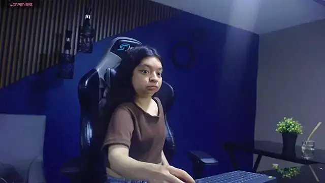 Freechat CharlotteMuller on StripChat