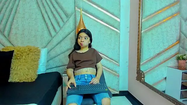 Freechat CharlotteMuller on StripChat