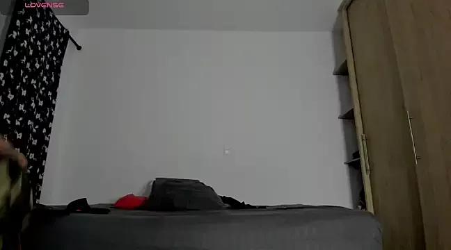 Cloudy_pigDude on StripChat 